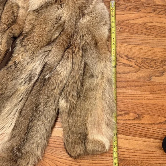 Luxurious Vintage Coyote Tan Fur Coat Medium - Picture 5 of 8